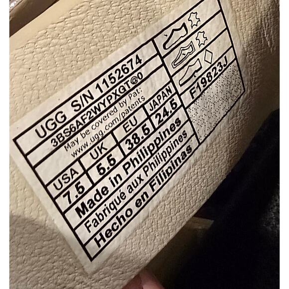 UGG Australia Capitelle Strap in Ivory New Size 7.5 - Picture 10 of 10